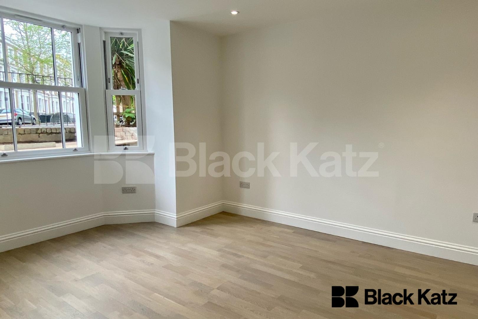 Offing Over 60 Sq. Mts. Of Living & Entertaining Space Flaxman Road , Loughborough Junction 